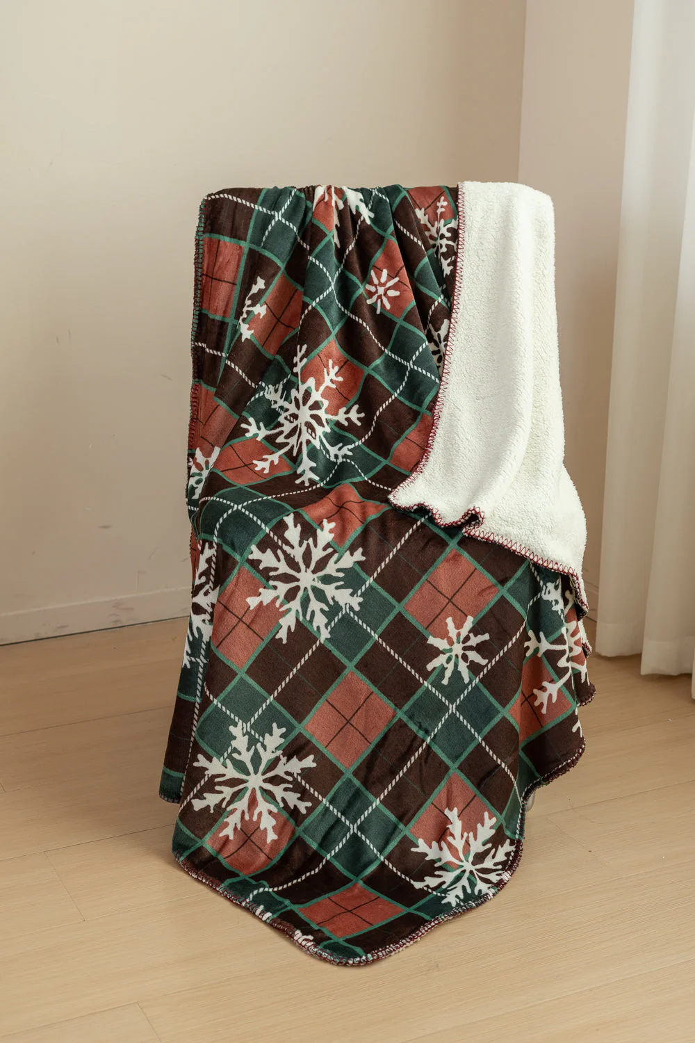 Christmas Magic - Sherpa Blanket - Image 5