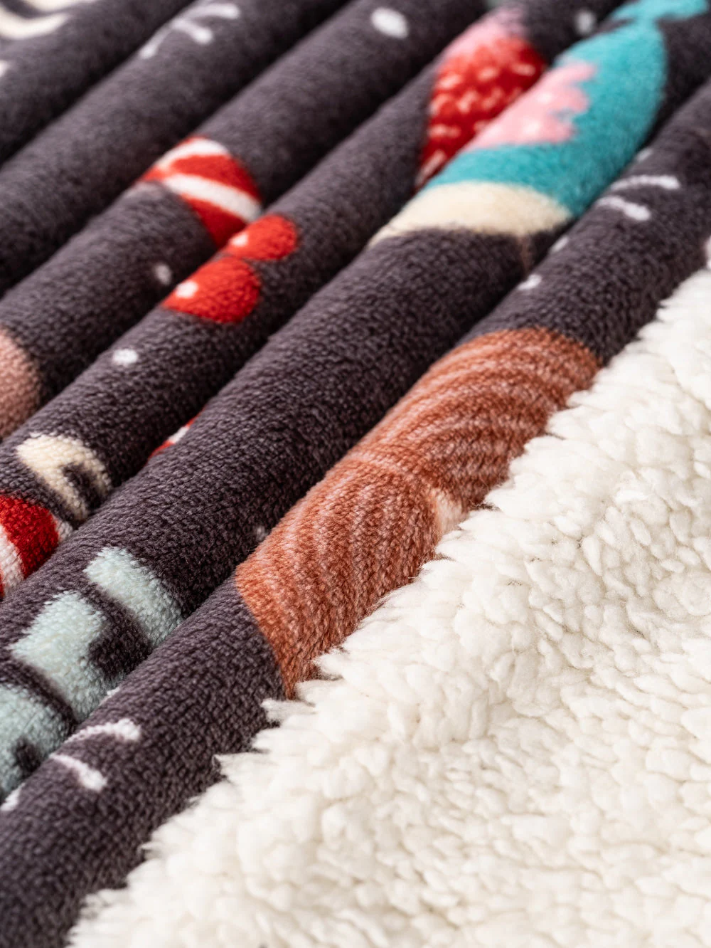 Holly Jolly Xmas - Sherpa Blanket - Image 9