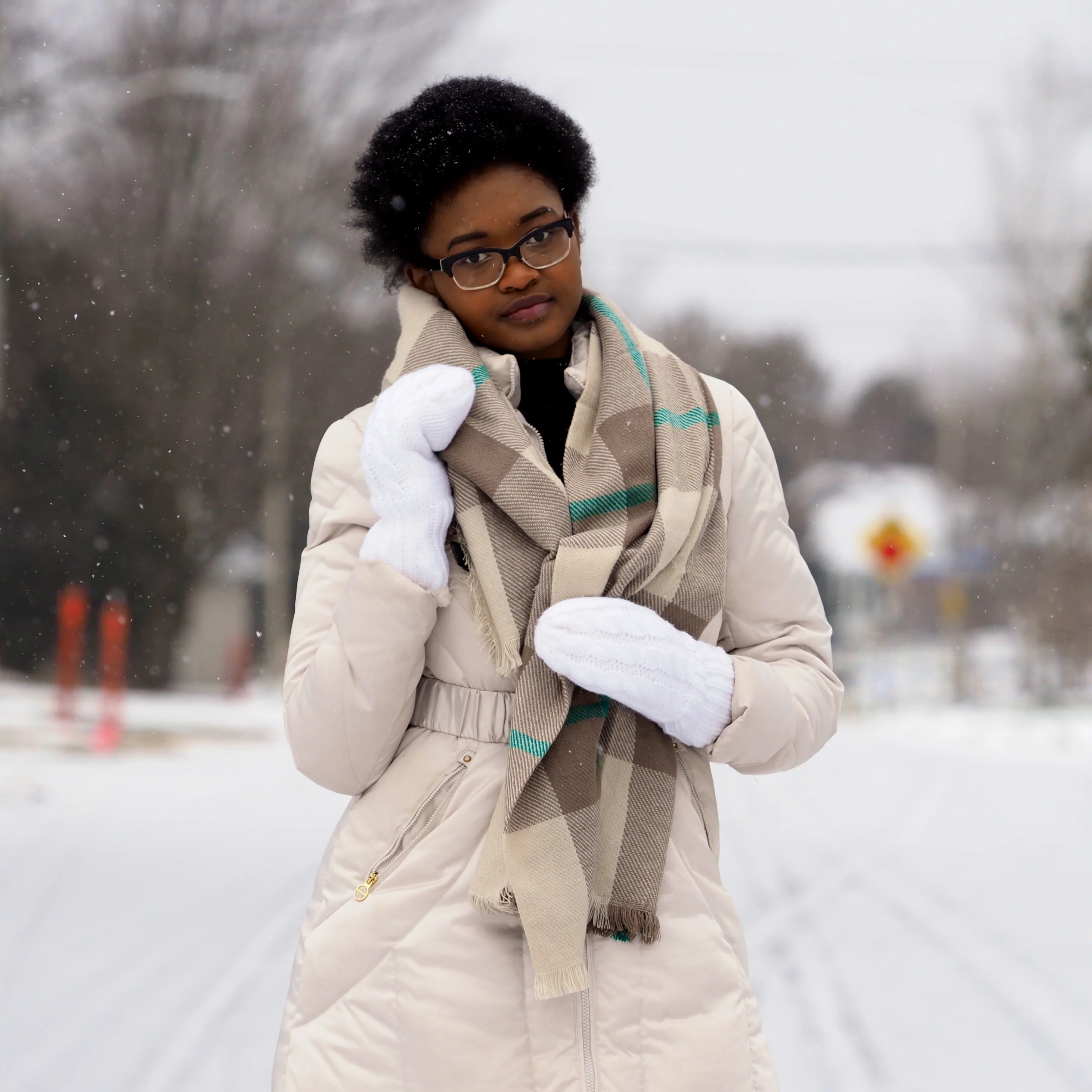 White - Cozy Lined Mittens - Image 13